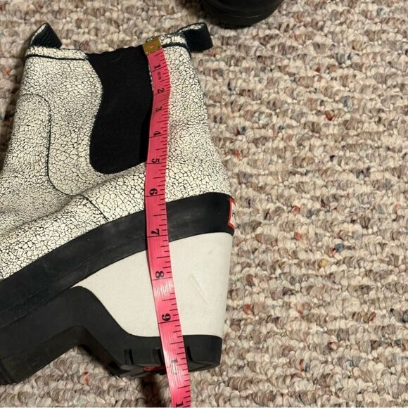 Hunter White Crackle Platform Wedge Chelsea Boot- Size 9 - Picture 13 of 14